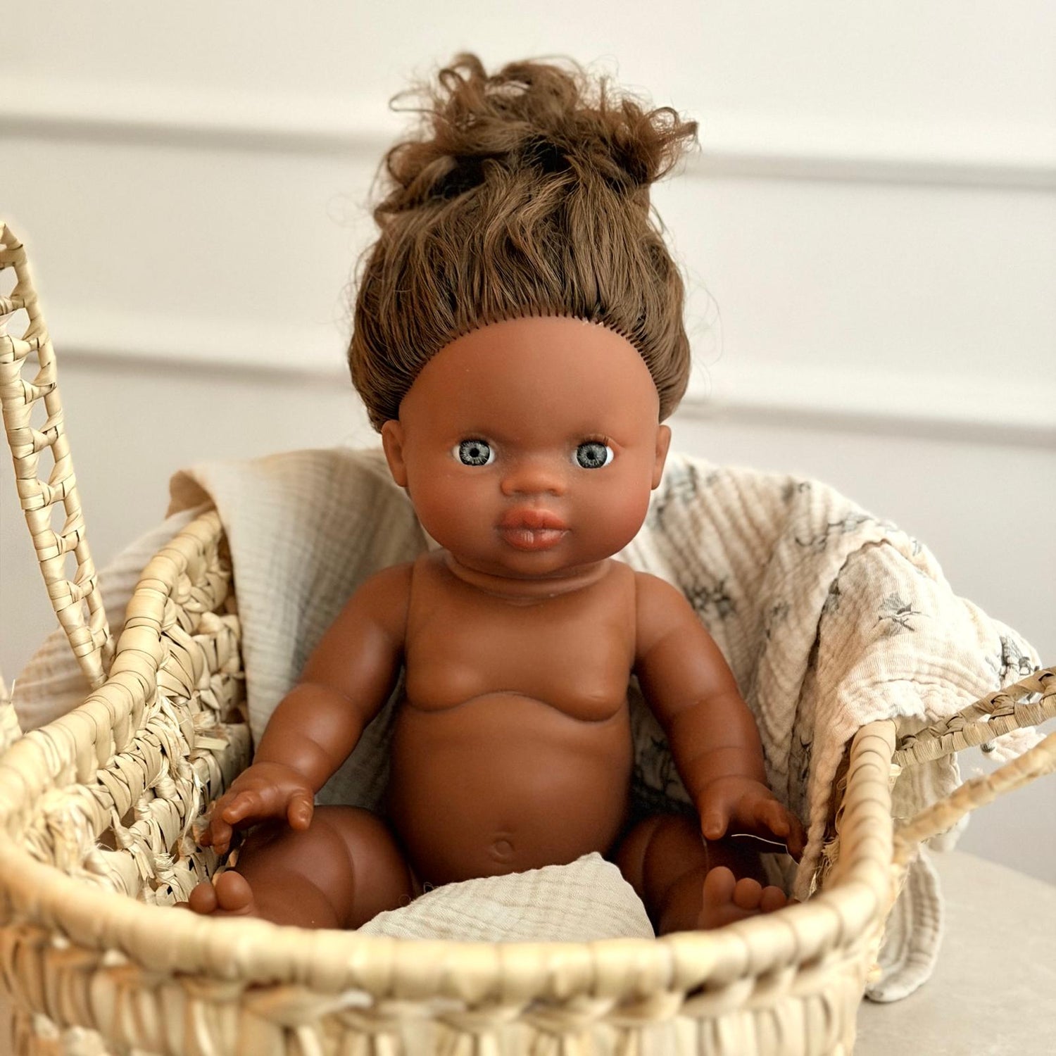 Puppe "Charlie" 34cm mit braunen Haaren und blauen Augen