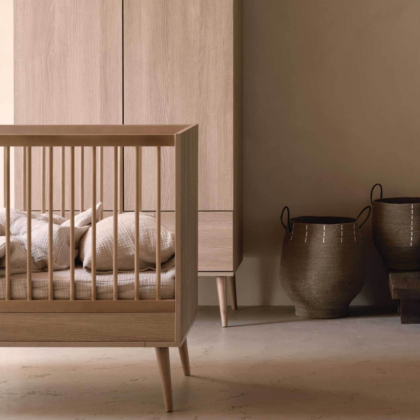 Babybett Flow - Honey Ash 140x70cm (inkl. Umbaumöglichkeit in ein Kinderbett 140x70cm) - little something