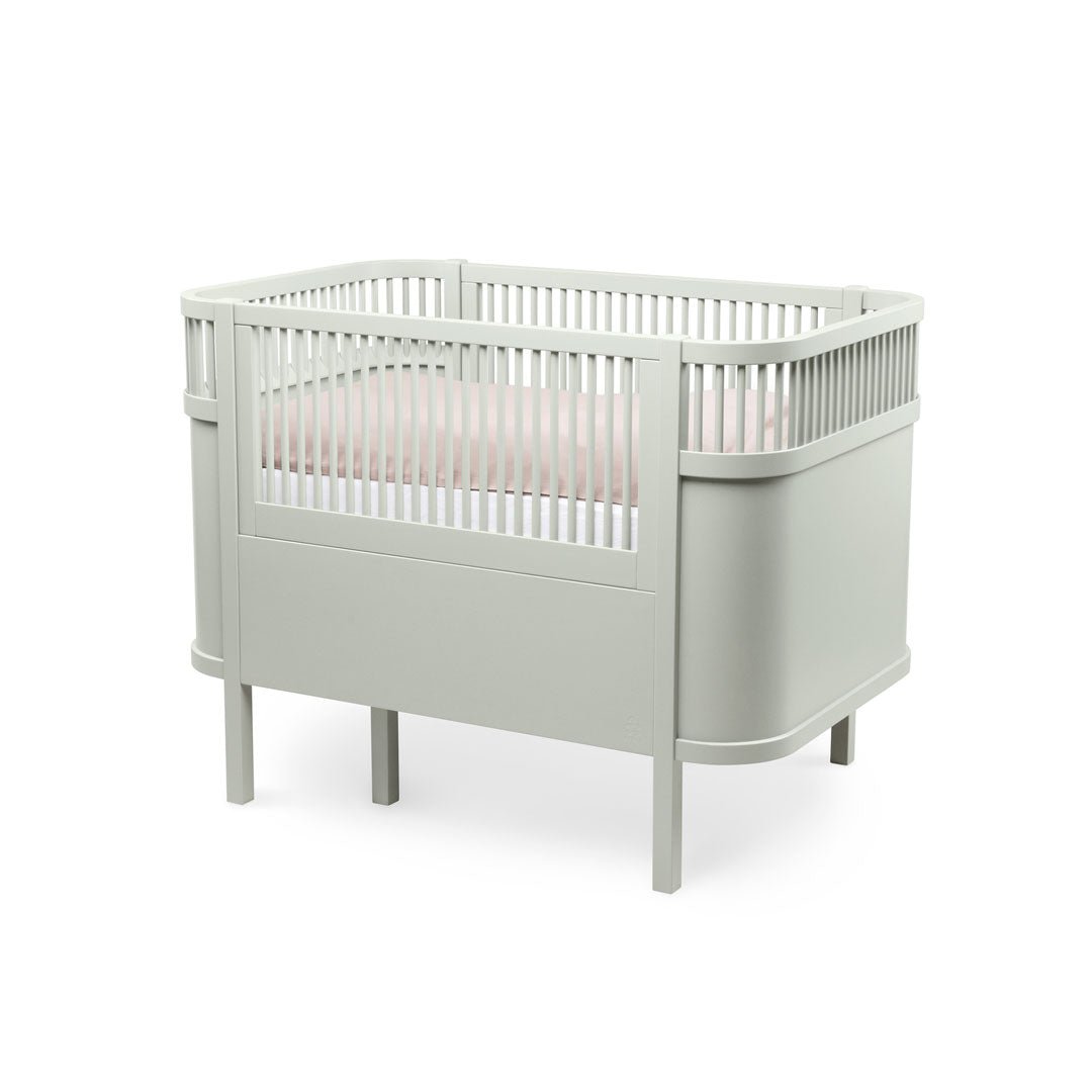 Babybett Sebra (inkl. Umbaumöglichkeit in ein Kinderbett) - Mist Green - little something