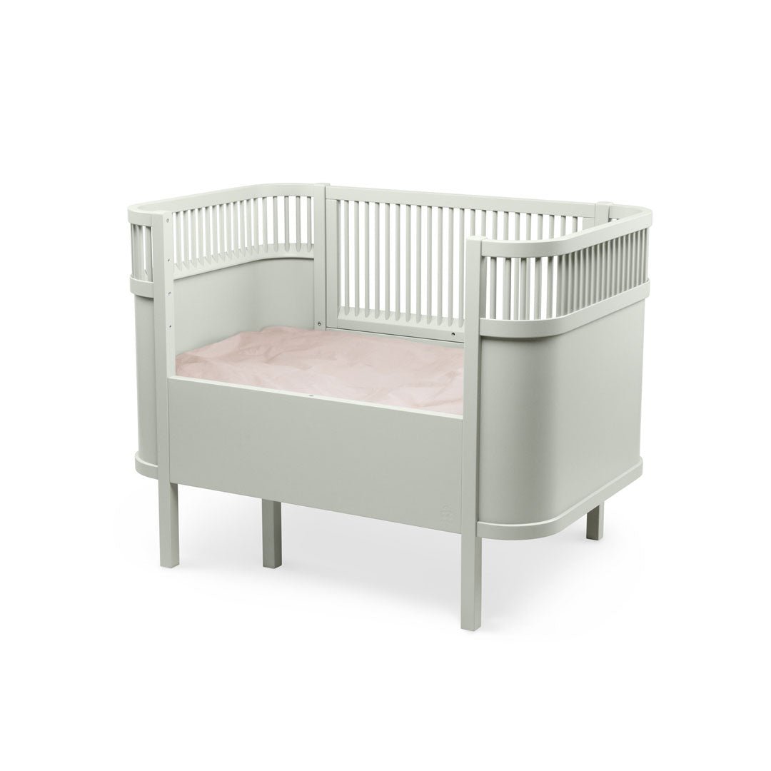 Babybett Sebra (inkl. Umbaumöglichkeit in ein Kinderbett) - Mist Green - little something