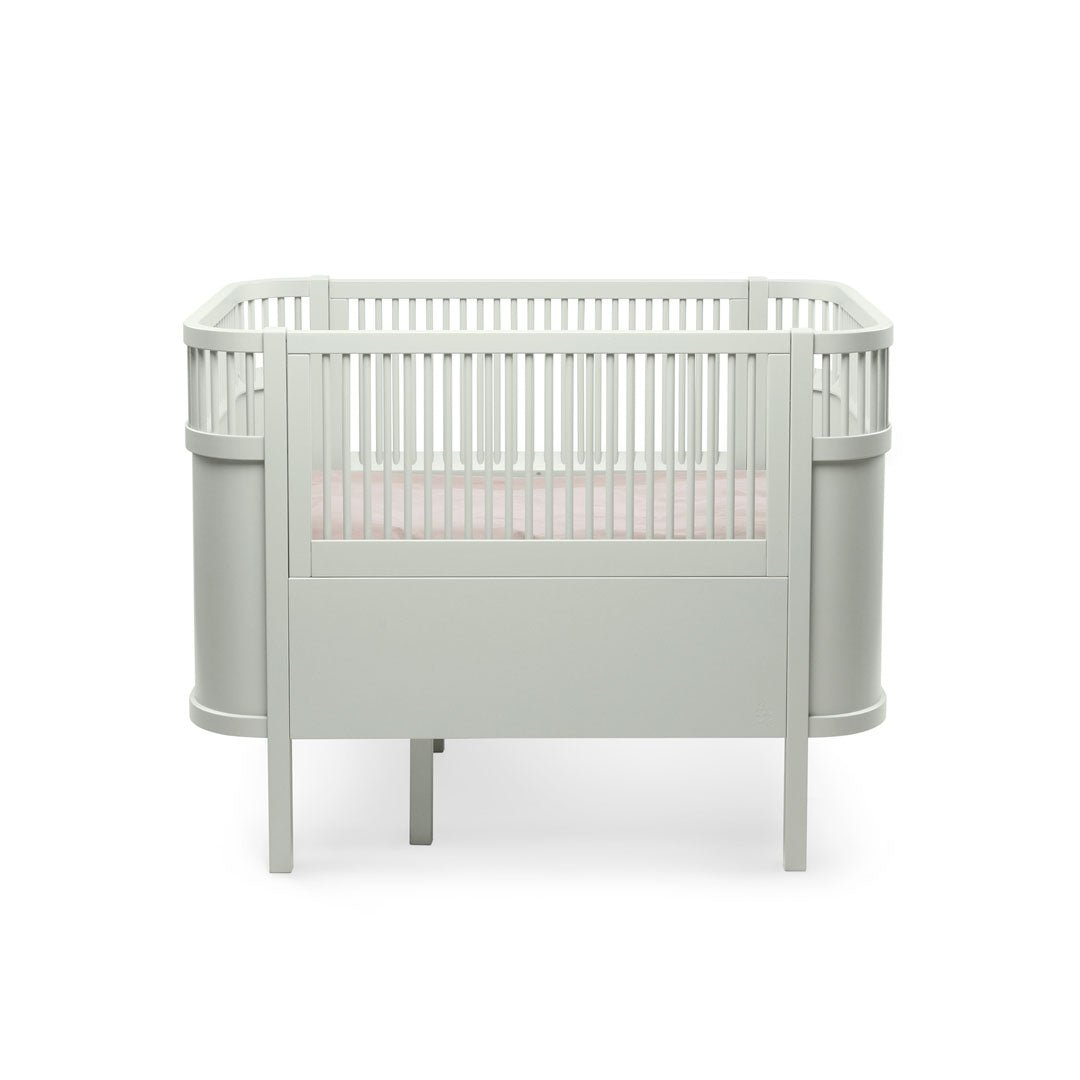Babybett Sebra (inkl. Umbaumöglichkeit in ein Kinderbett) - Mist Green - little something