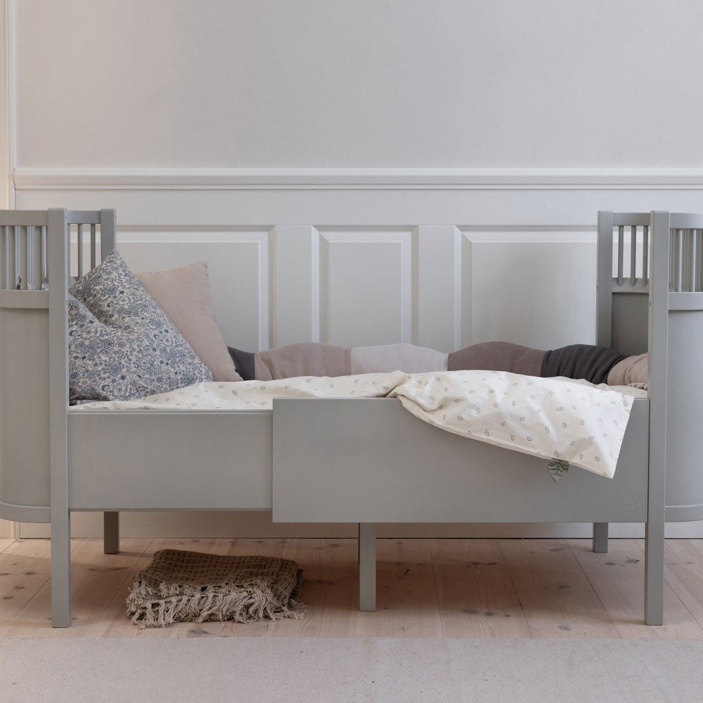 Babybett Sebra (inkl. Umbaumöglichkeit in ein Kinderbett) - Stone Grey - little something