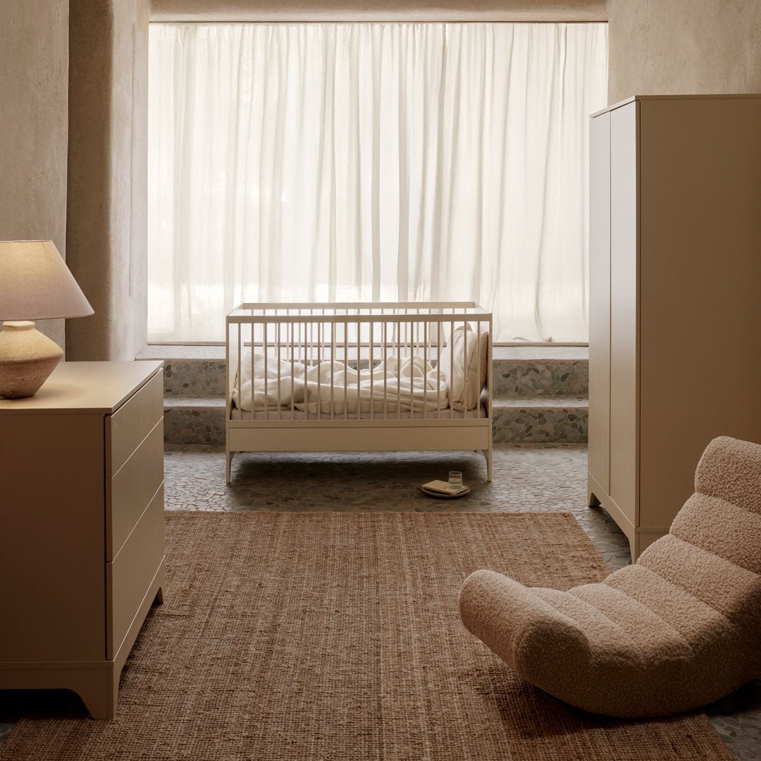 Babybett Tsugi - Butter 140x70cm (inkl. Umbaumöglichkeit in ein Kinderbett 140x70cm) - little something