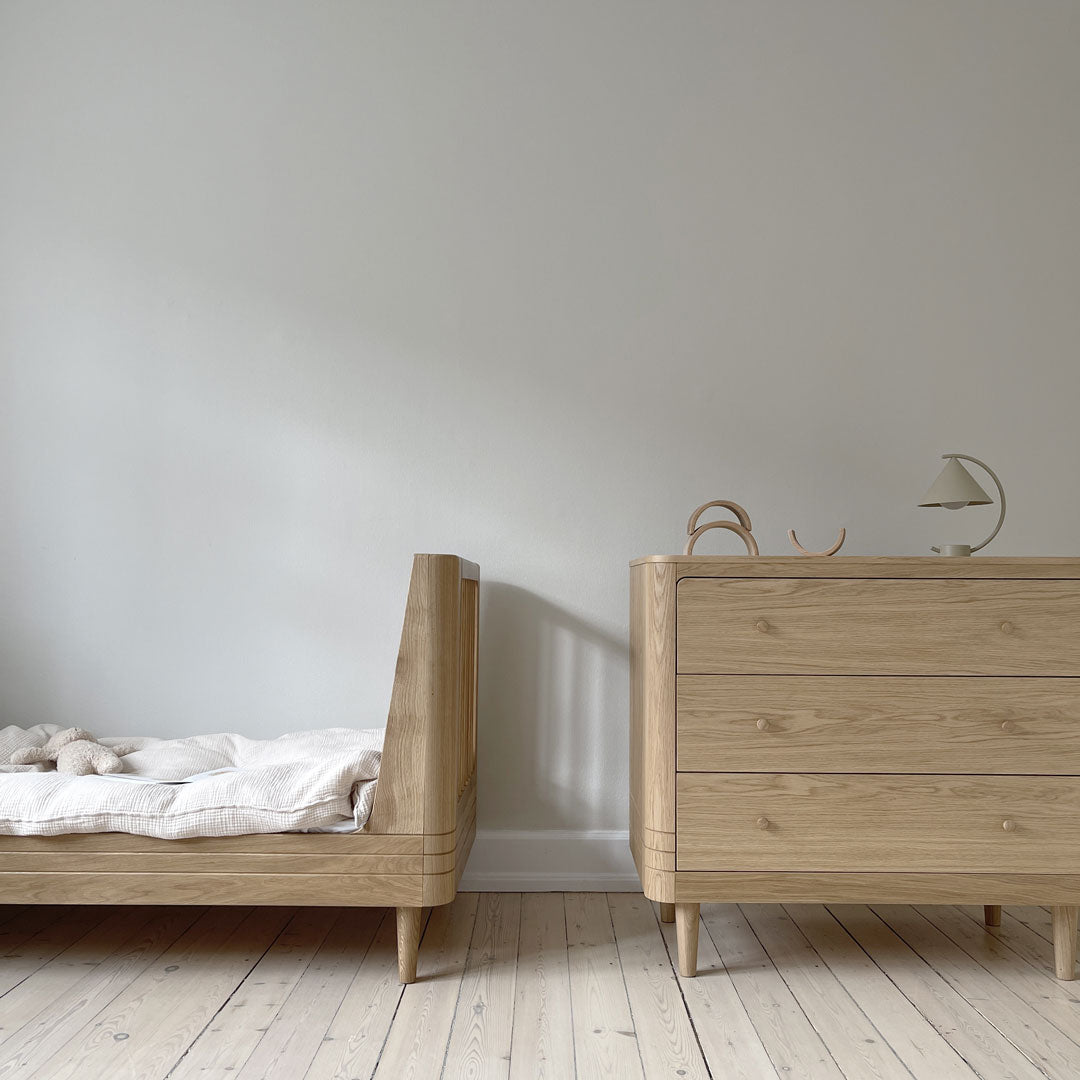 Nature Babybett 2.0 - Eiche 124,5x72,5cm (inkl. Umbauset in ein Kinderbett 164,5x72,5cm) - little something
