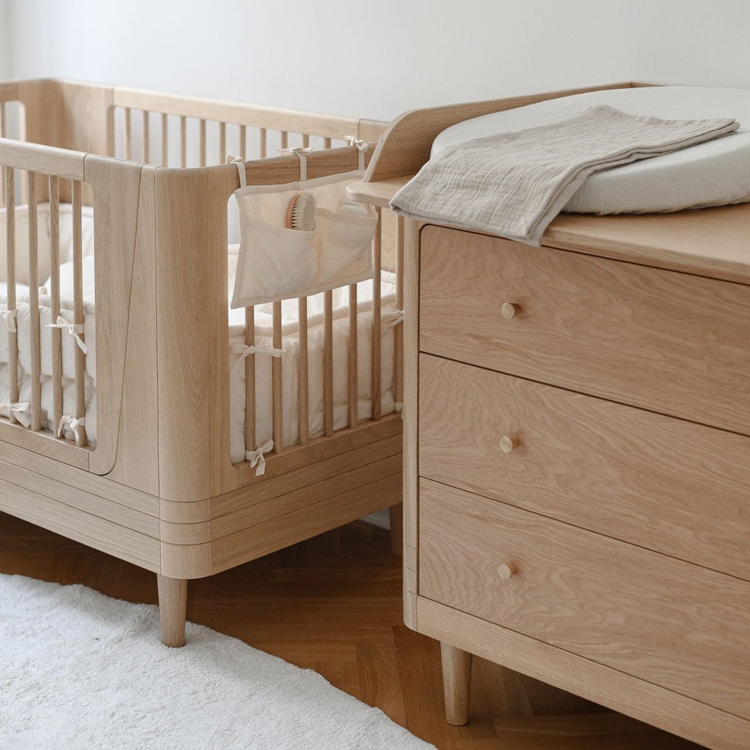 Nature Babybett 2.0 - Eiche 124,5x72,5cm (inkl. Umbauset in ein Kinderbett 164,5x72,5cm) - little something