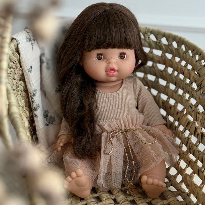Puppe "Valentine" 34cm mit braunen langen Haaren und Pony - little something