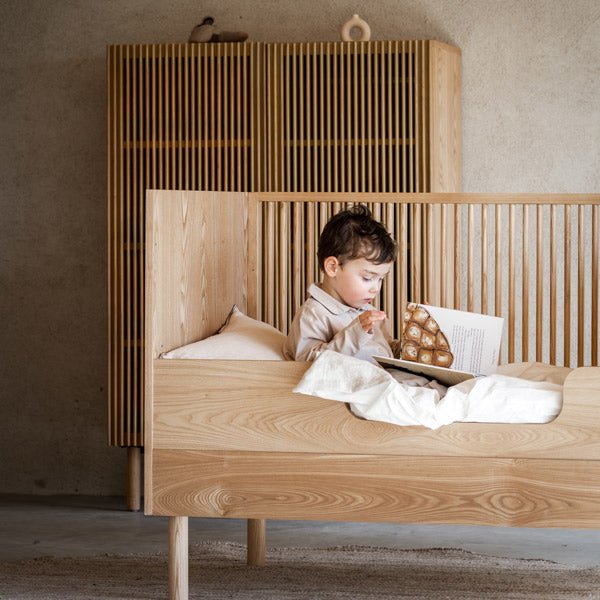 Babybett Hai No Ki - Natural Ash 140x70cm (inkl. Umbaumöglichkeit in ein Kinderbett 140x70cm) - little something