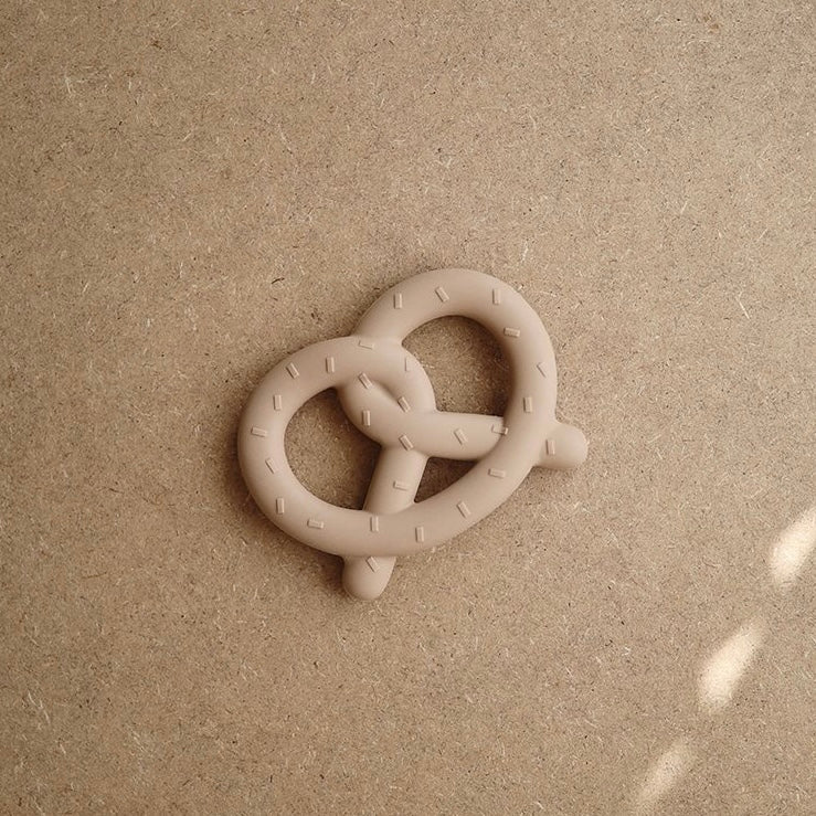 Beißring Brezel "Pretzel" aus Silikon - little something