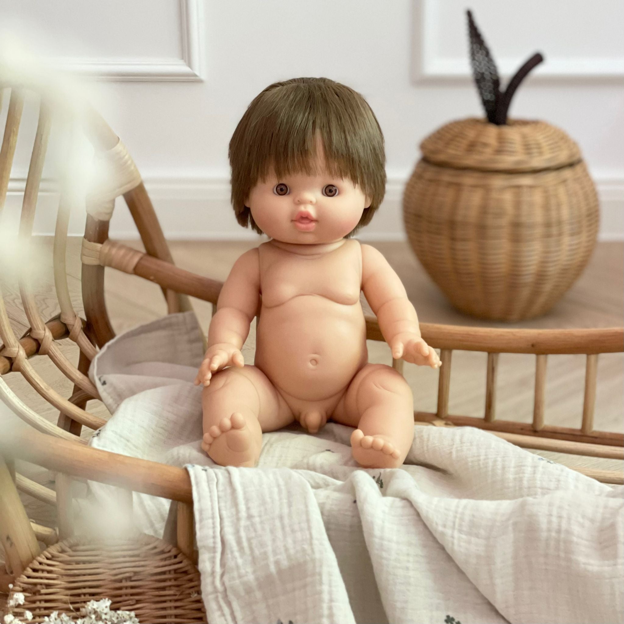 Puppe "Jules" 34cm mit braunen Haaren und braunen Augen - little something