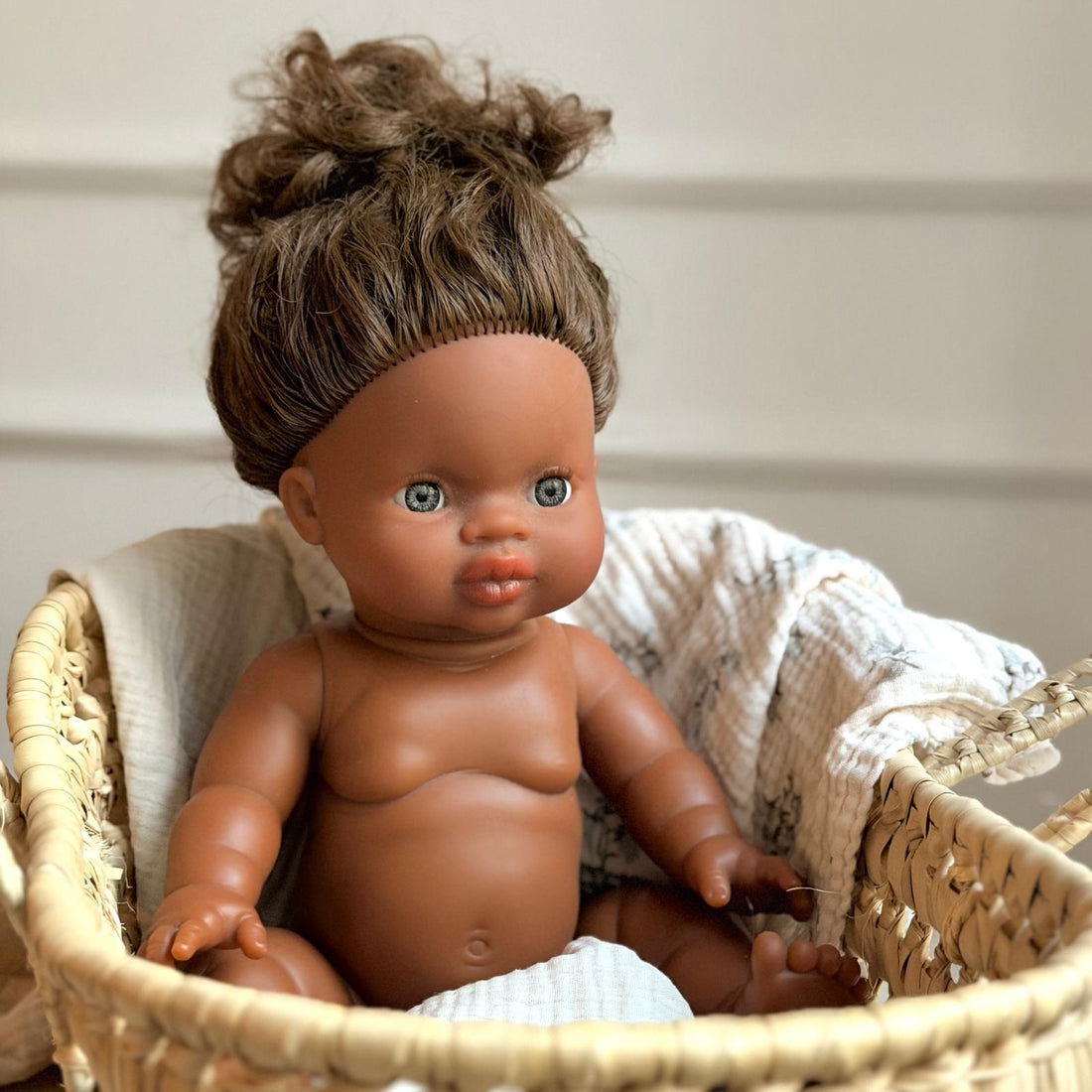 Puppe "Charlie" 34cm mit braunen Haaren und blauen Augen