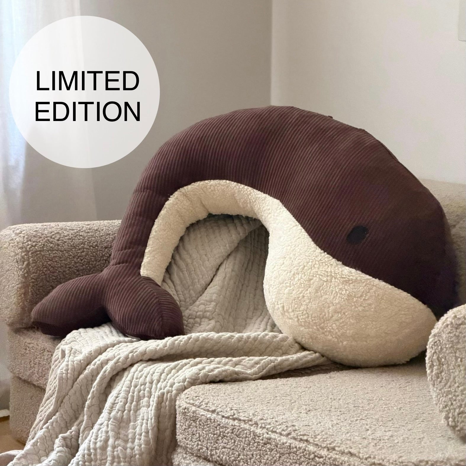 Stillkissen Wal "Whale Momo" aus Bio-Baumwolle  - braun - limited edition