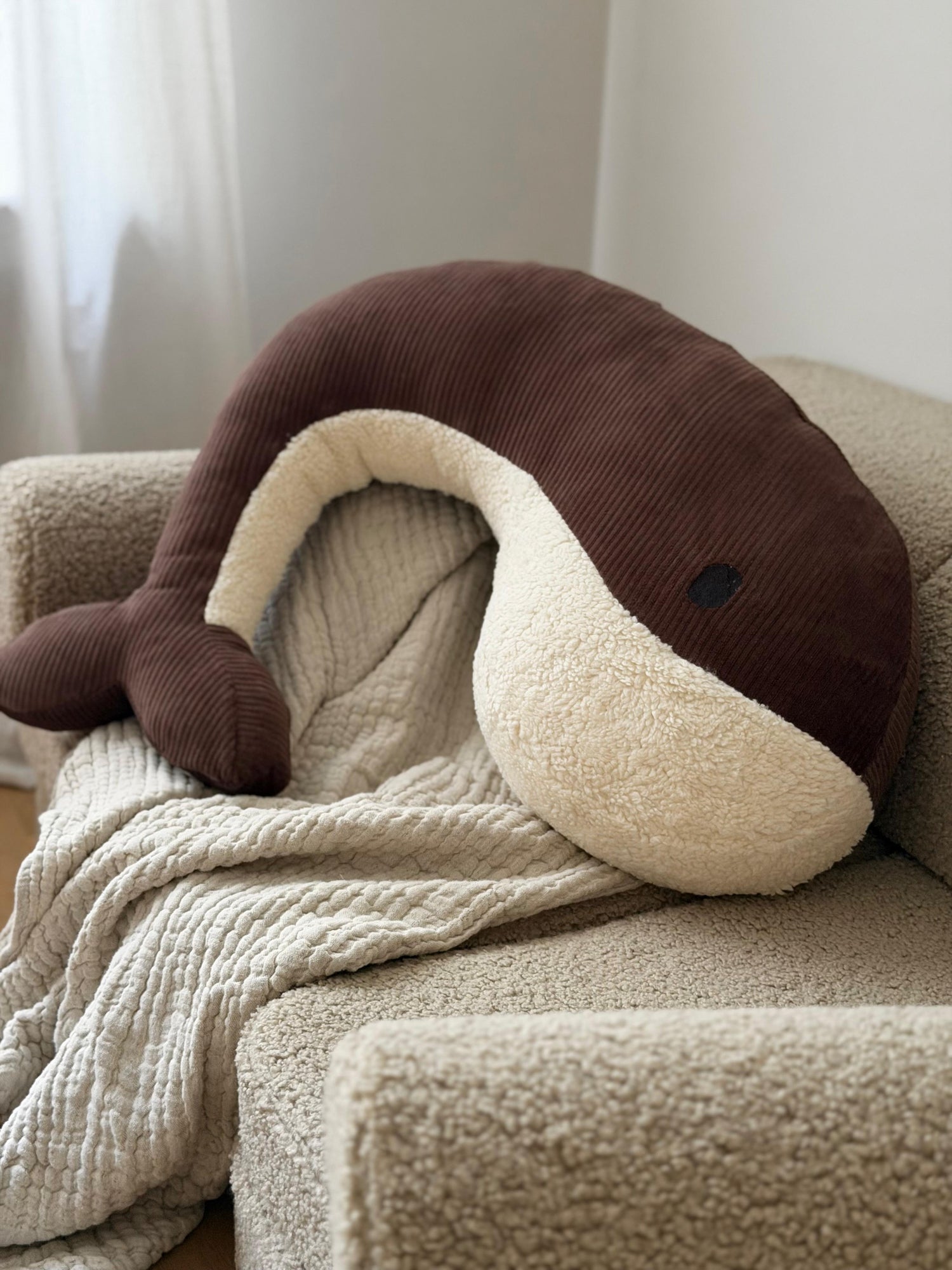 Stillkissen Wal "Whale Momo" aus Bio-Baumwolle  - braun - limited edition