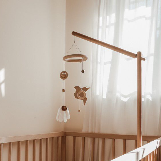 Mobile-Halter aus Holz