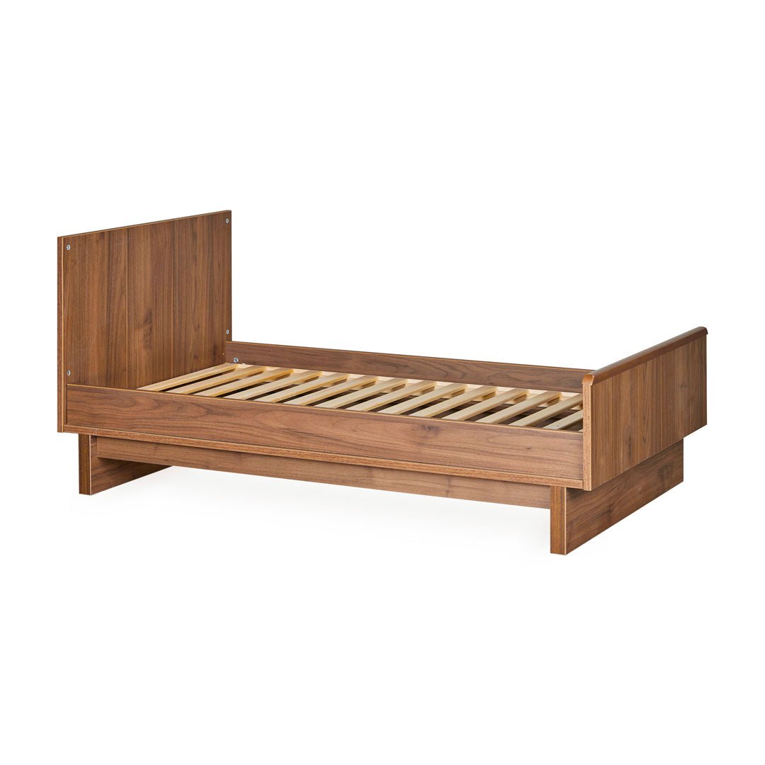 Babybett Kyo - Walnut 140x70cm (inkl. Umbaumöglichkeit in ein Kinderbett 140x70cm) - little something