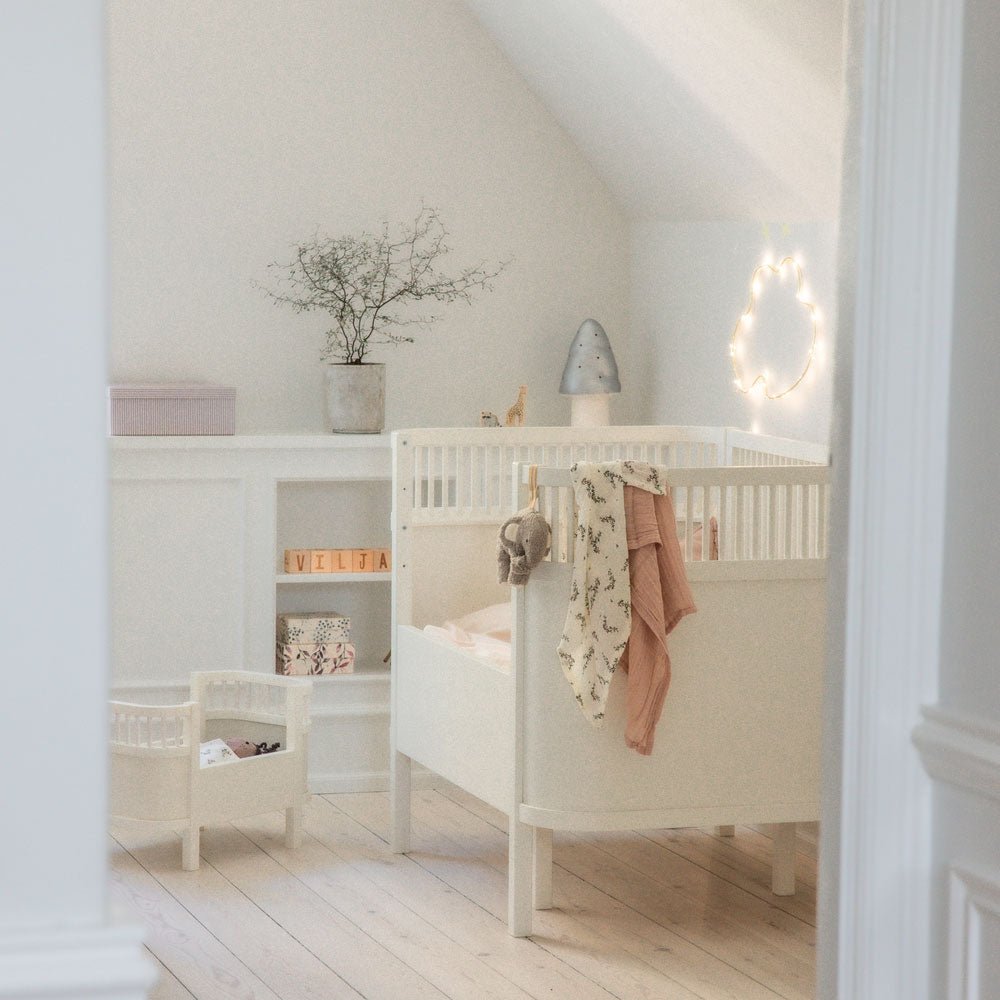 Babybett Sebra (inkl. Umbaumöglichkeit in ein Kinderbett) - Classic White - little something