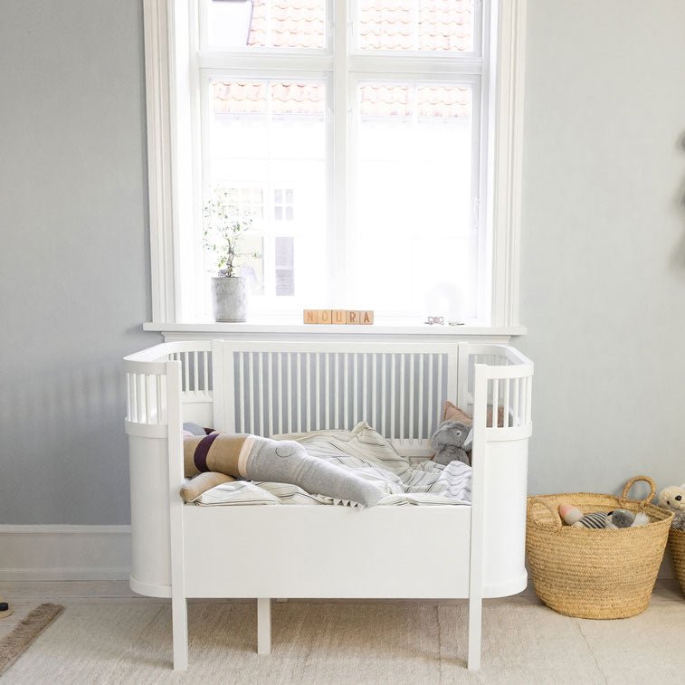 Babybett Sebra (inkl. Umbaumöglichkeit in ein Kinderbett) - Classic White - little something
