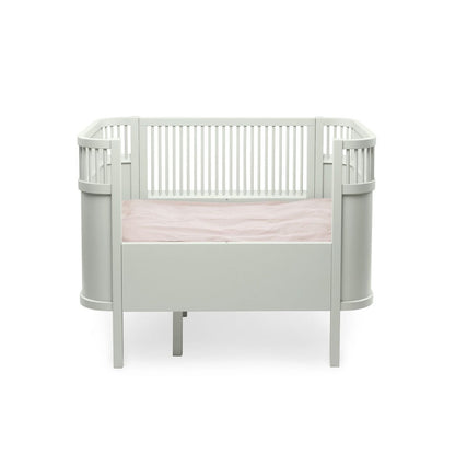 Babybett Sebra (inkl. Umbaumöglichkeit in ein Kinderbett) - Mist Green - little something
