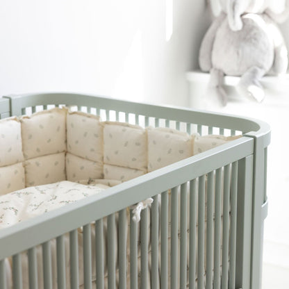 Babybett Sebra (inkl. Umbaumöglichkeit in ein Kinderbett) - Mist Green - little something