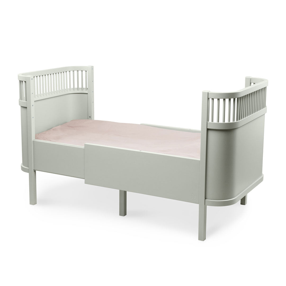 Babybett Sebra (inkl. Umbaumöglichkeit in ein Kinderbett) - Mist Green - little something