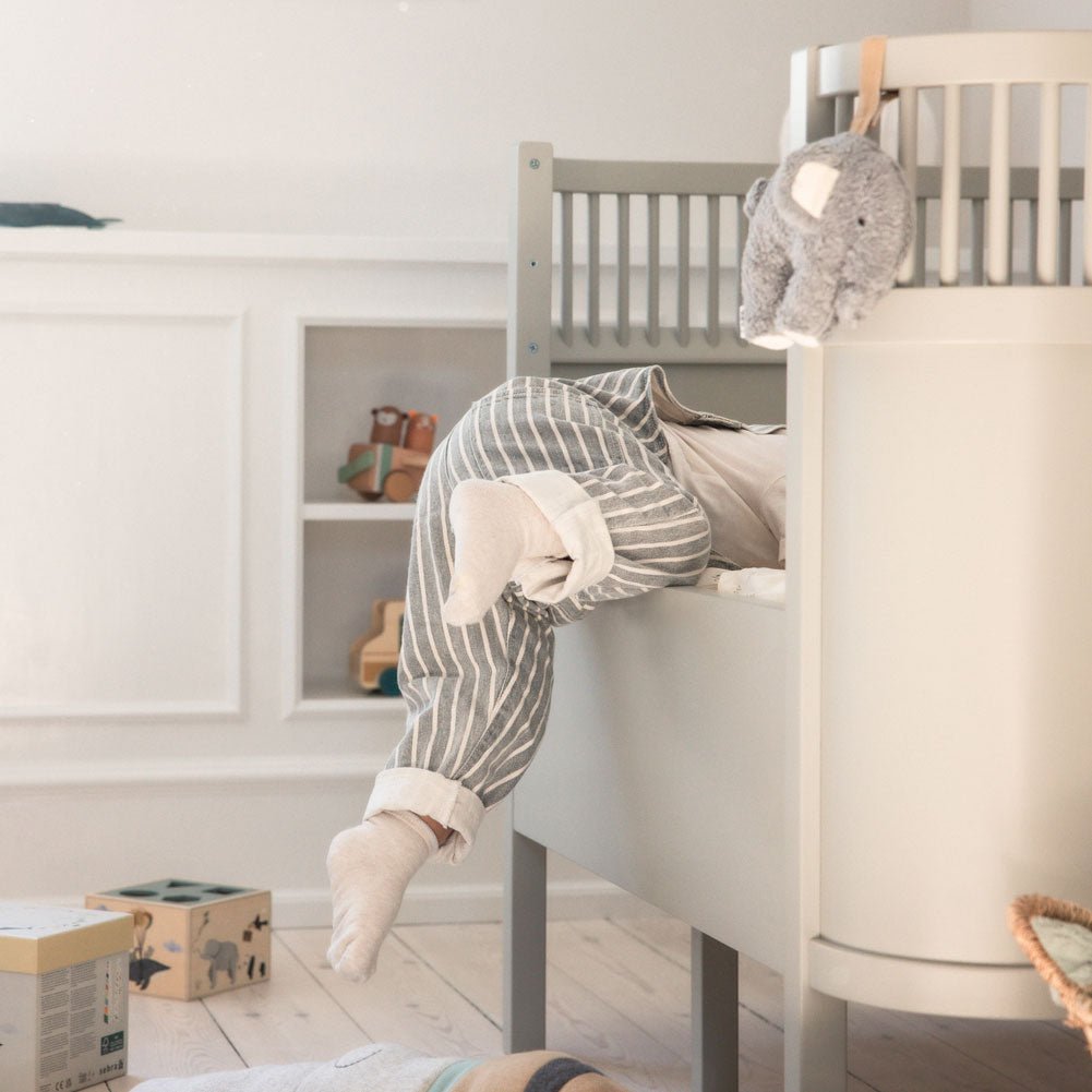 Babybett Sebra (inkl. Umbaumöglichkeit in ein Kinderbett) - Stone Grey - little something