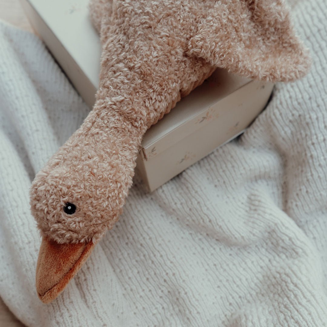 Einschlafhilfe &amp; Kuscheltier Gans inkl. Soundbox &quot;Liva&quot; - Braun - little something