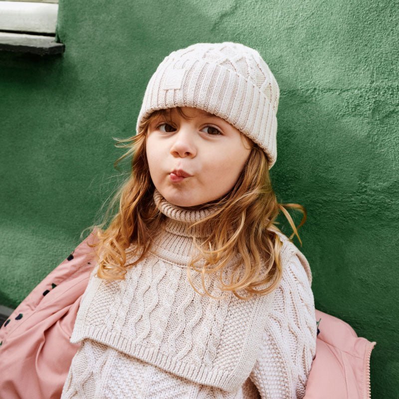 Ezra Beanie mit Zopfmuster - Sandy - little something