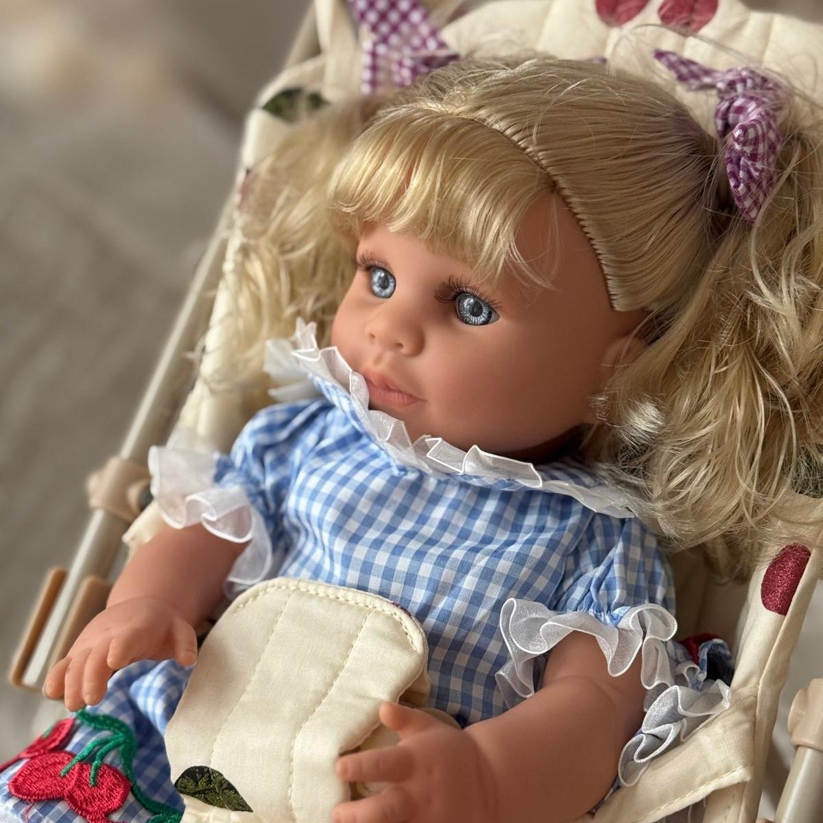 Geschenkset Puppe &quot;Delphine Doll&quot;, Kleidung &amp; Buggy - little something