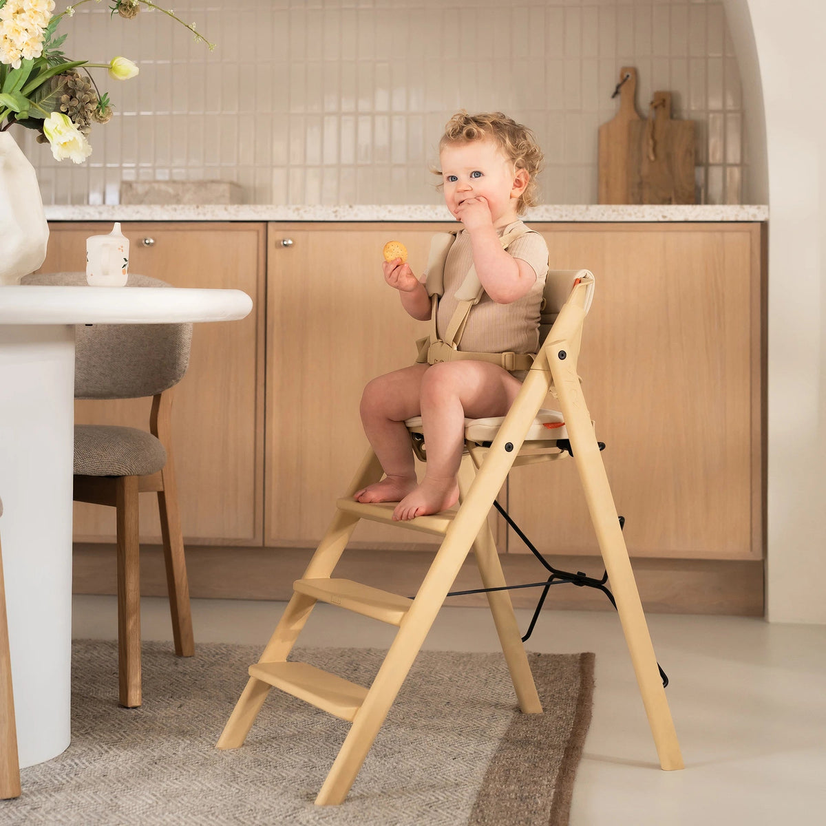KLAPP Faltbarer Hochstuhl - Eiche natur - Baby Bundle II (inkl Kissen &amp; Gurte) - desert sand - little something