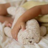 Moonie Robbe 2.0 Organic Nachtlicht, Einschlafhilfe & Kuscheltier - Sand - little something