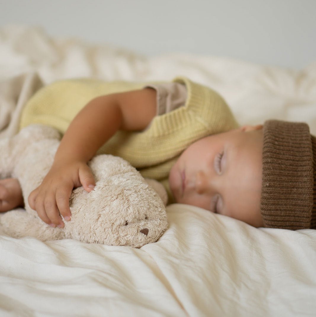 Moonie Robbe 2.0 Organic Nachtlicht, Einschlafhilfe &amp; Kuscheltier - Sand - little something