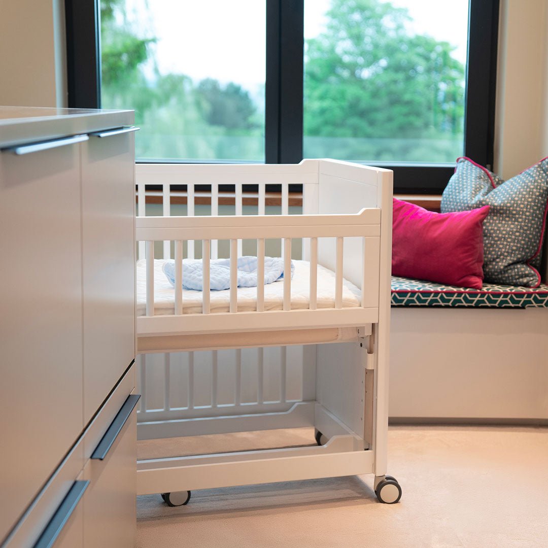 MoveMi® Babybett + Laufstall (inkl. Umbaumset in ein Beistellbett) - little something