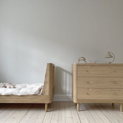 Nature Babybett 2.0 - Eiche 124,5x72,5cm (inkl. Umbauset in ein Kinderbett 164,5x72,5cm) - little something