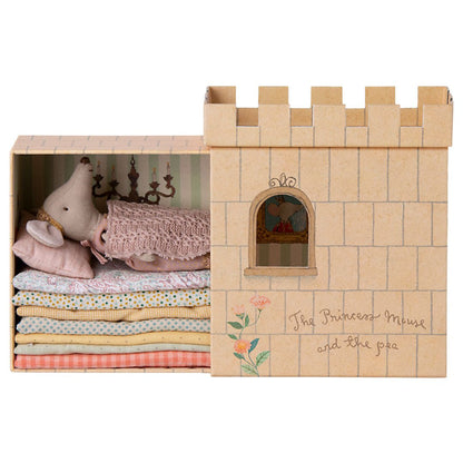 Prinzessin auf der Erbse, Große Schwester Maus - little something