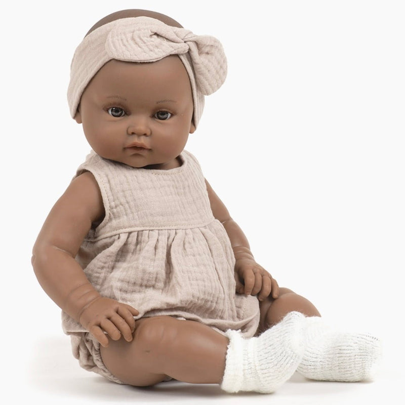 Puppe Bambini "Augustine" 47cm inkl. Kleidung in beige - little something