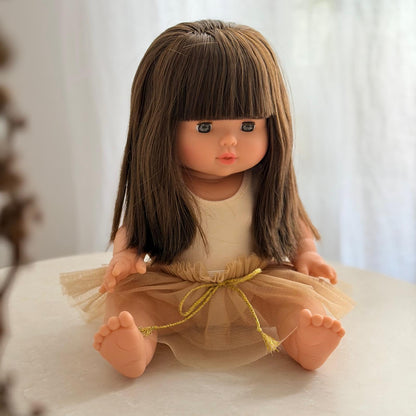 Puppe &quot;Cerise&quot; 34cm mit braunen langen Haaren und Pony sowie blauen Augen - little something