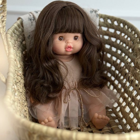 Puppe "Valentine" 34cm mit braunen langen Haaren und Pony - little something