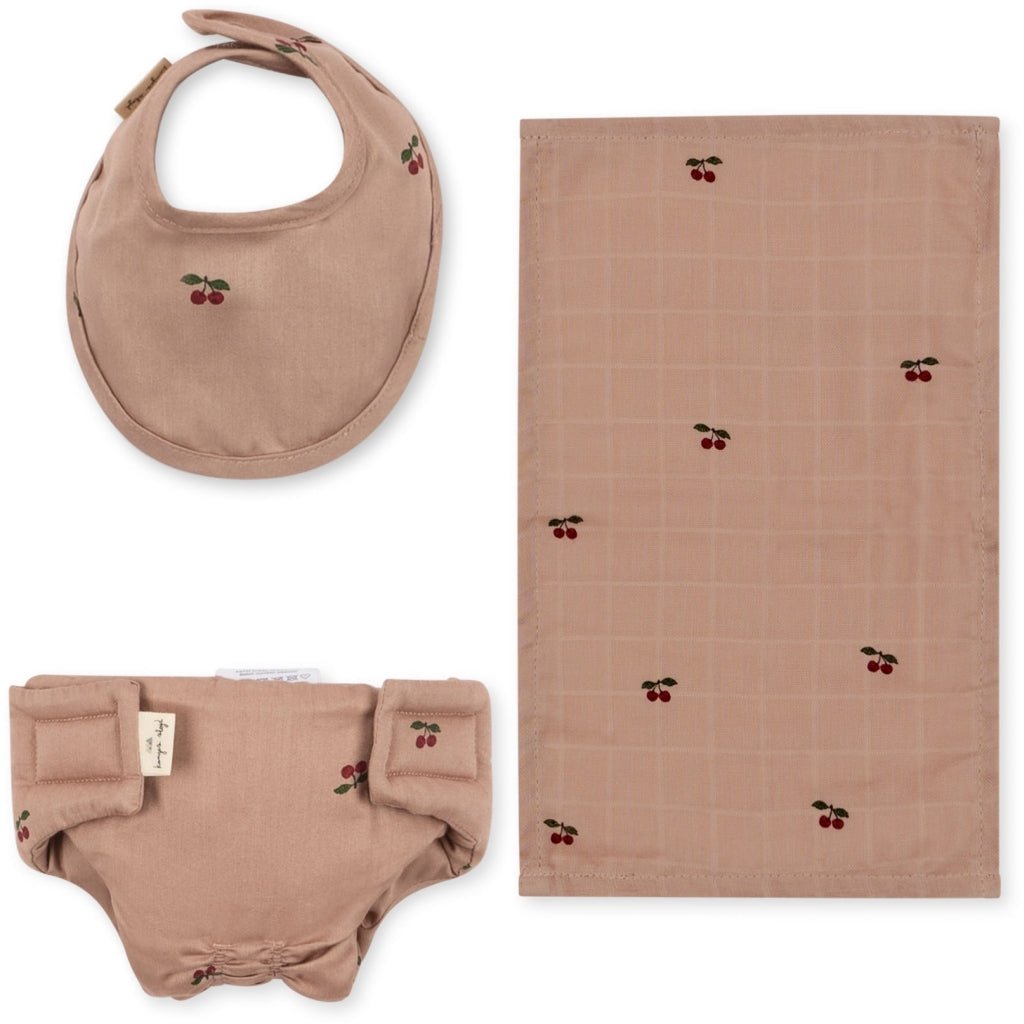 Set &quot;Nursery&quot; Puppen Windel, Wickelunterlage &amp; Lätzchen Cherry Blush - little something