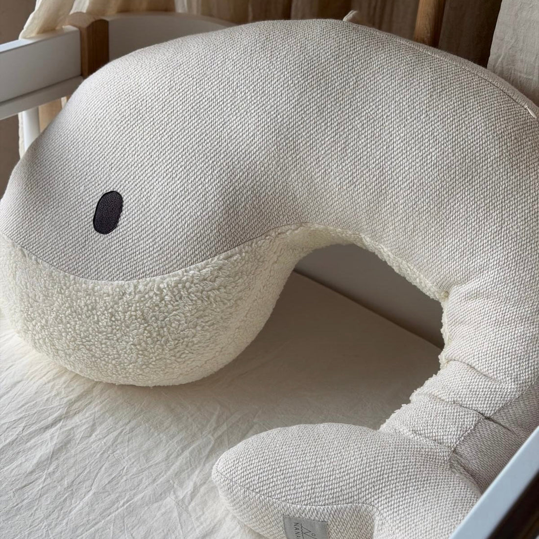 Stillkissen Wal "Whale Momo" aus Bio - Baumwolle - knitlook - teddy - little something