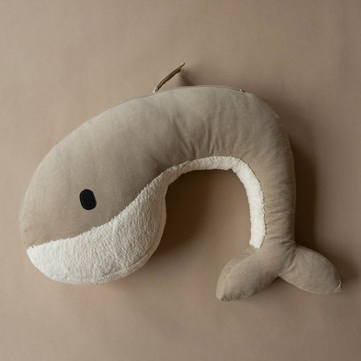 Stillkissen Wal &quot;Whale Momo&quot; aus Bio - Baumwolle - Sand - little something