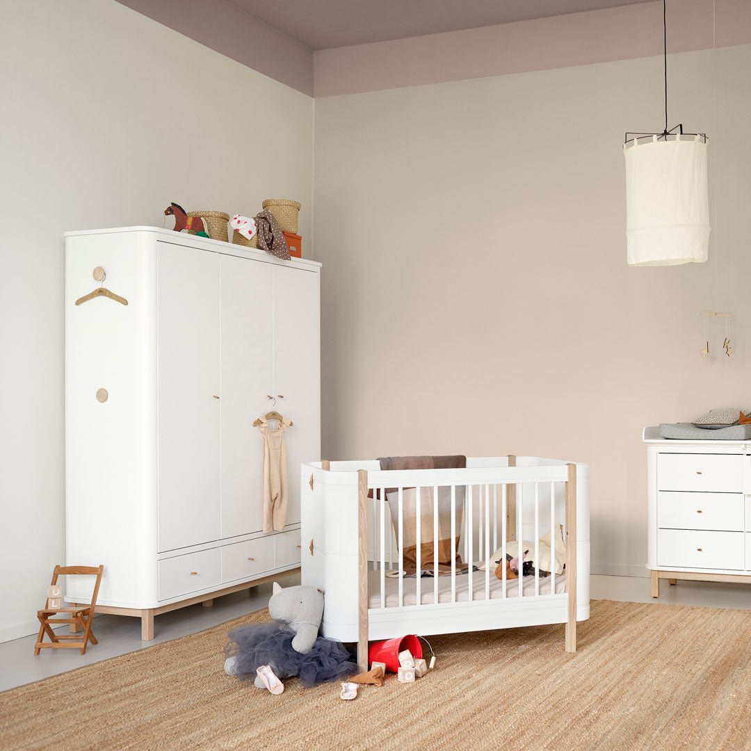 Wood Kleiderschrank, 3 - türig - weiß/Eiche - little something