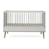Babybett Flow - White 140x70cm (inkl. Umbaumöglichkeit in ein Kinderbett 140x70cm) - little something