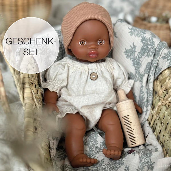 Geschenkset Puppe & Kleidung - Babies Ondine 28cm mit Leinenromper, Beanie & Puppen-Fläschchen - little something