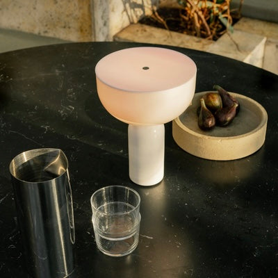 Tischlampe Kizu Portable Marmor weiß
