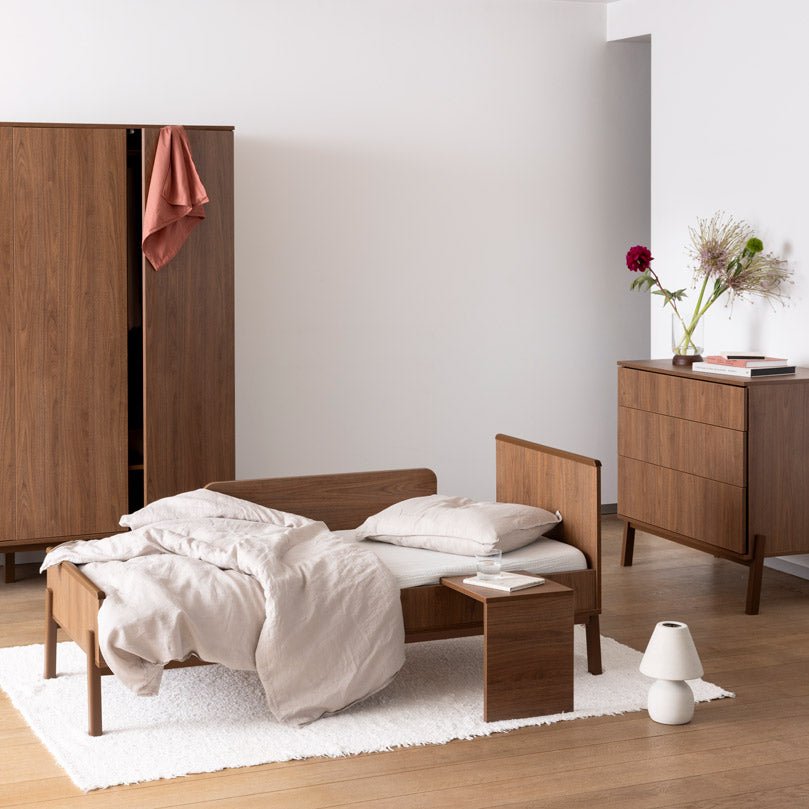 Umbauset "Junior Kit" Ashi - Chestnut vom Kinderbett 140x70cm zum Juniorbett 170x70cm inkl. Nachttisch - little something